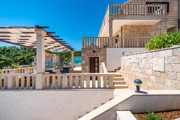 Contemporary Villa with Pool in Selca