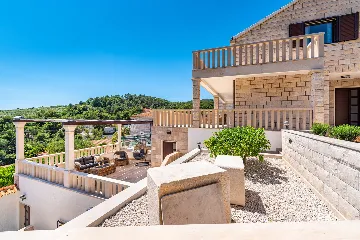 Contemporary Villa with Pool in Selca