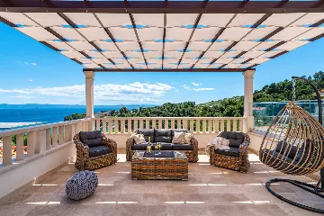 Contemporary Villa with Pool in Selca