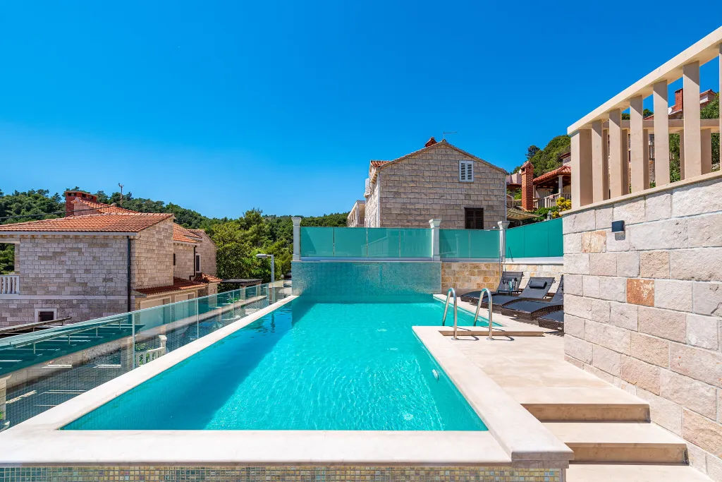 Contemporary Villa with Pool in Selca