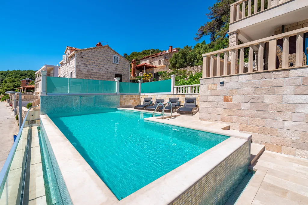 Contemporary Villa with Pool in Selca