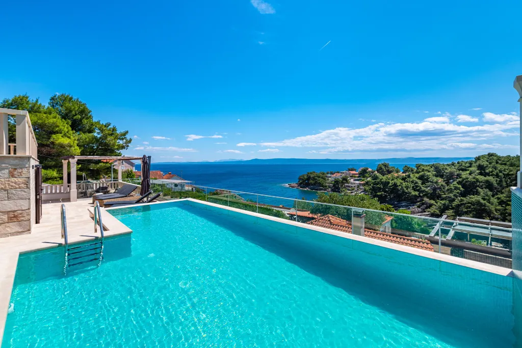 Contemporary Villa with Pool in Selca