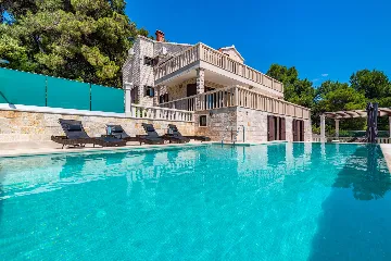 Contemporary Villa with Pool in Selca