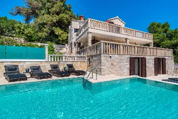 Contemporary Villa with Pool in Selca