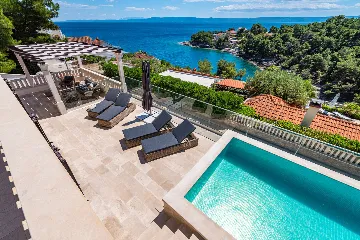 Contemporary Villa with Pool in Selca