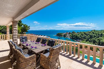 Contemporary Villa with Pool in Selca