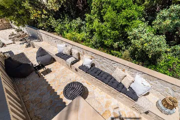 Contemporary Villa with Pool in Selca