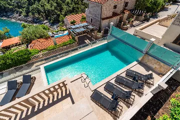 Contemporary Villa with Pool in Selca