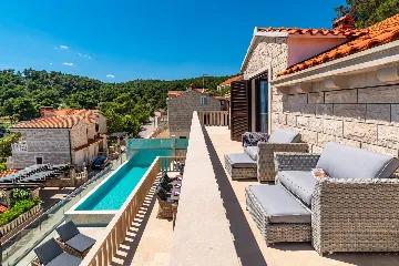 Contemporary Villa with Pool in Selca