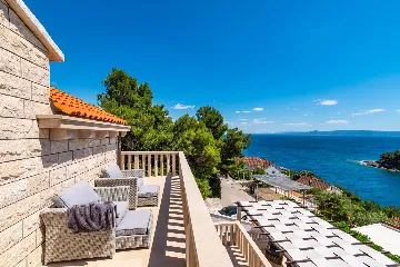 Contemporary Villa with Pool in Selca