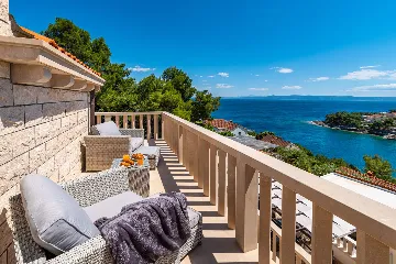 Contemporary Villa with Pool in Selca