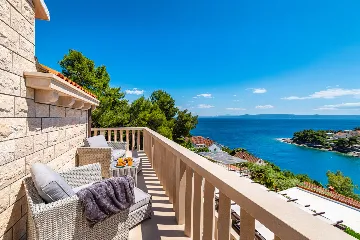 Contemporary Villa with Pool in Selca