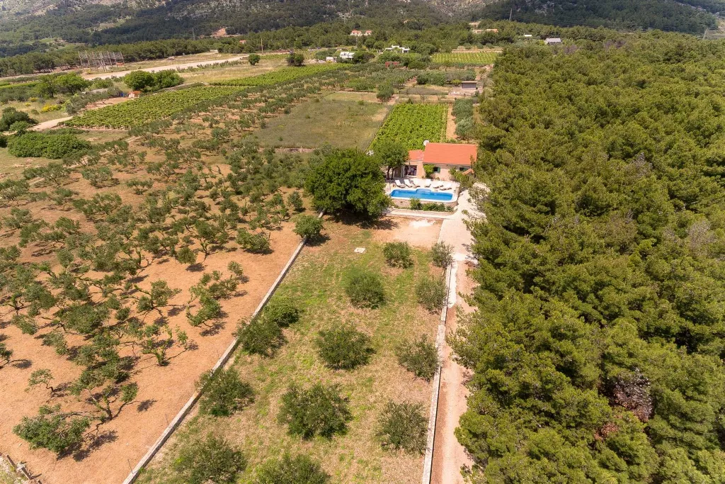 Seaside Family Villa with Pool in Bol