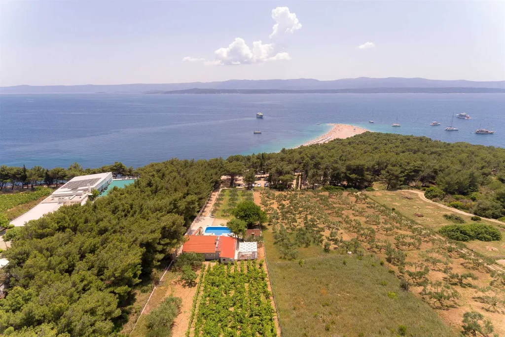 Seaside Family Villa with Pool in Bol