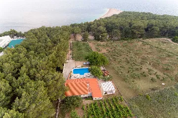 Seaside Family Villa with Pool in Bol