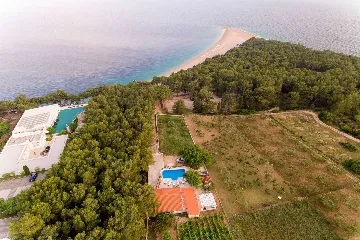 Seaside Family Villa with Pool in Bol