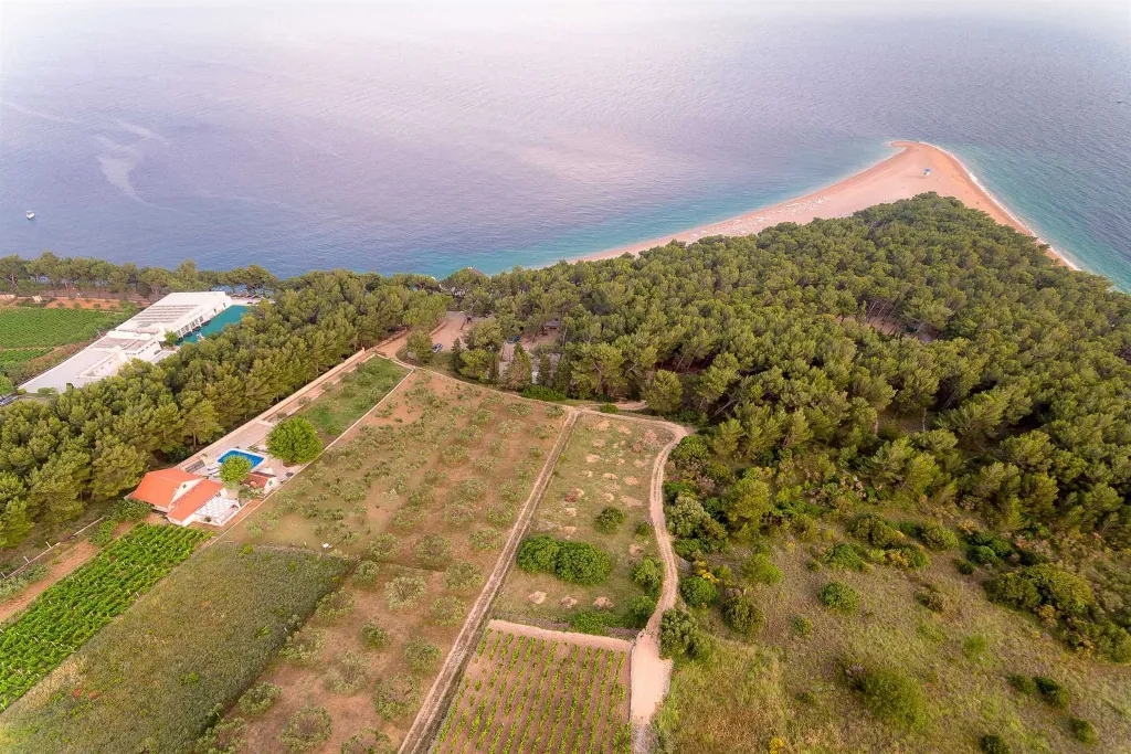 Seaside Family Villa with Pool in Bol