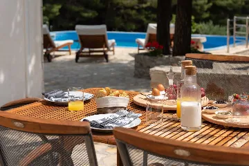 Seaside Family Villa with Pool in Bol