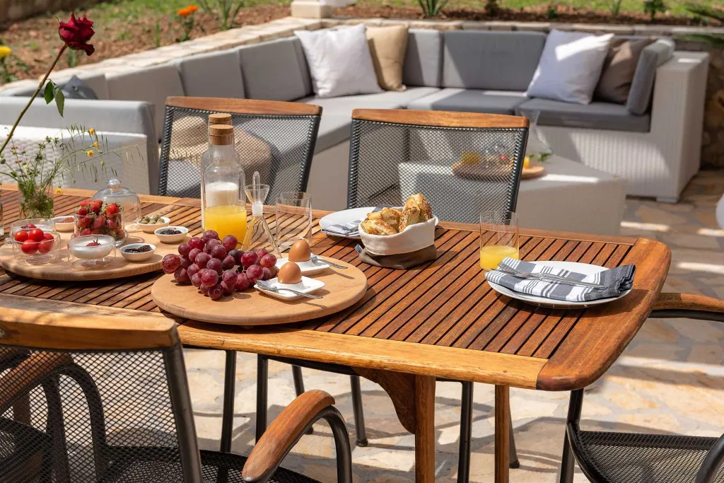 Seaside Family Villa with Pool in Bol