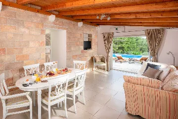 Seaside Family Villa with Pool in Bol