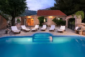 Seaside Family Villa with Pool in Bol