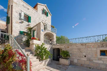 Seaside Villa Retreat with Pool, Bol