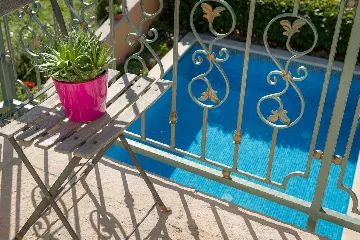 Seaside Villa Retreat with Pool, Bol