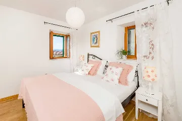 Seaside Villa Retreat with Pool, Bol