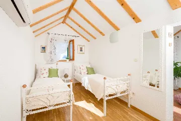 Seaside Villa Retreat with Pool, Bol