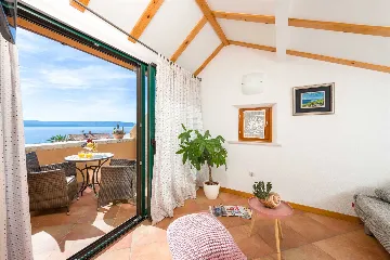 Seaside Villa Retreat with Pool, Bol