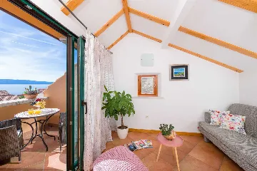 Seaside Villa Retreat with Pool, Bol