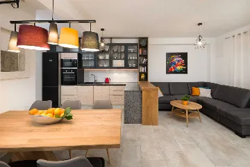 Family Villa with Pool and Sea View, Murvica