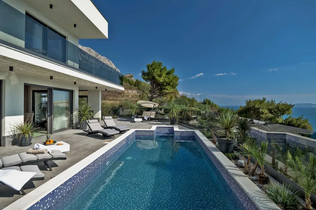 Modern Villa with Pool and Wellness in Stanići