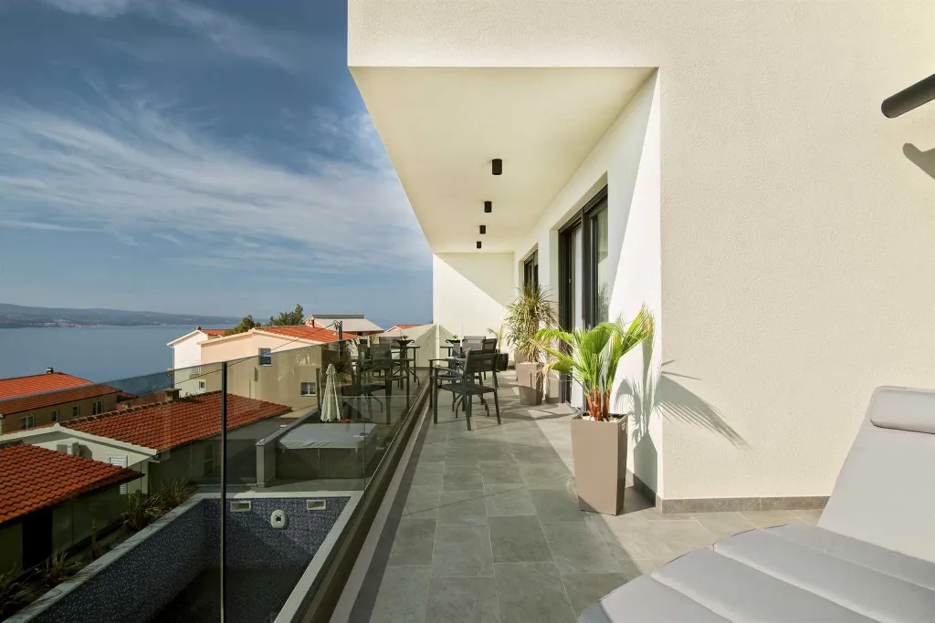 Modern Villa with Pool and Wellness in Stanići