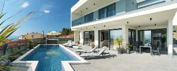 Modern Villa with Pool and Wellness in Stanići