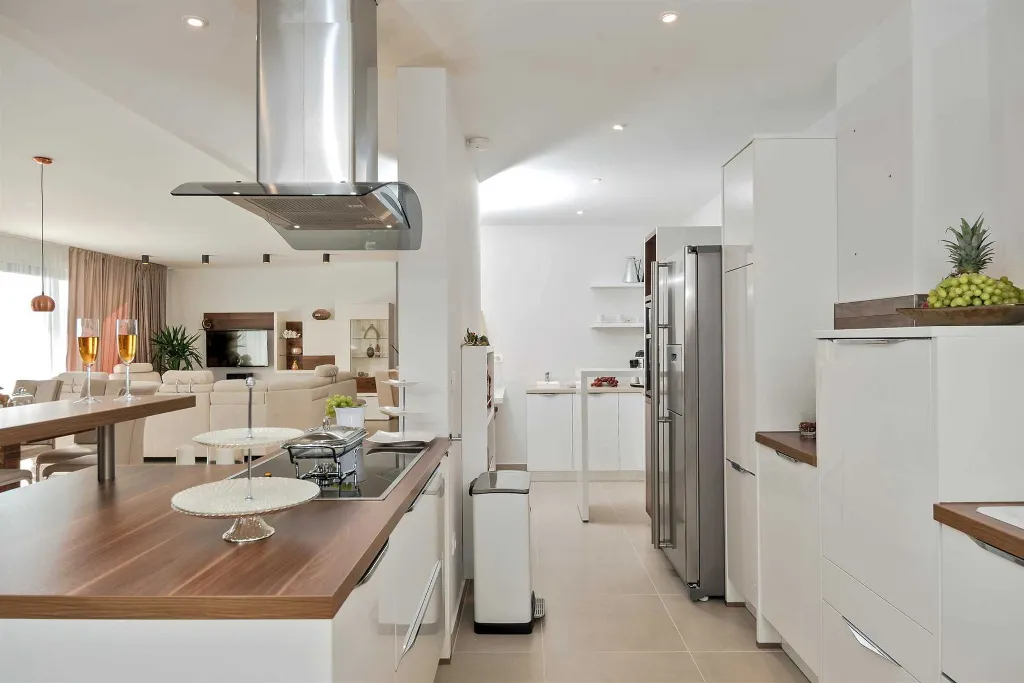 Modern Villa with Pool and Wellness in Stanići