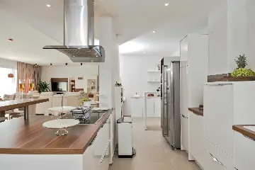 Modern Villa with Pool and Wellness in Stanići