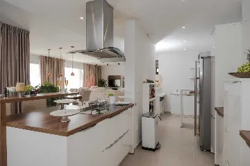 Modern Villa with Pool and Wellness in Stanići