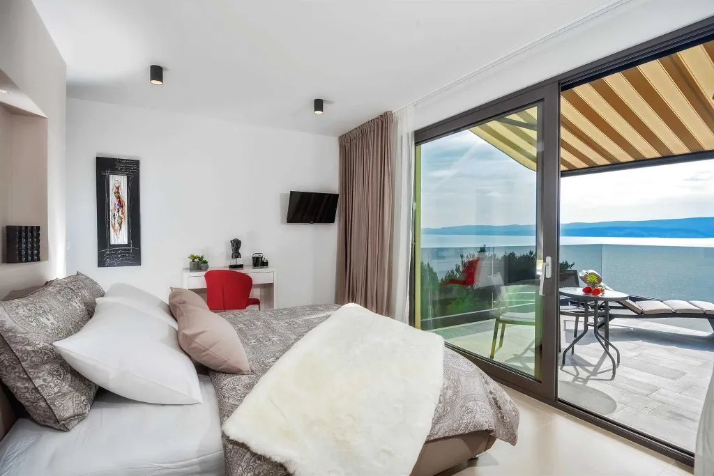 Modern Villa with Pool and Wellness in Stanići