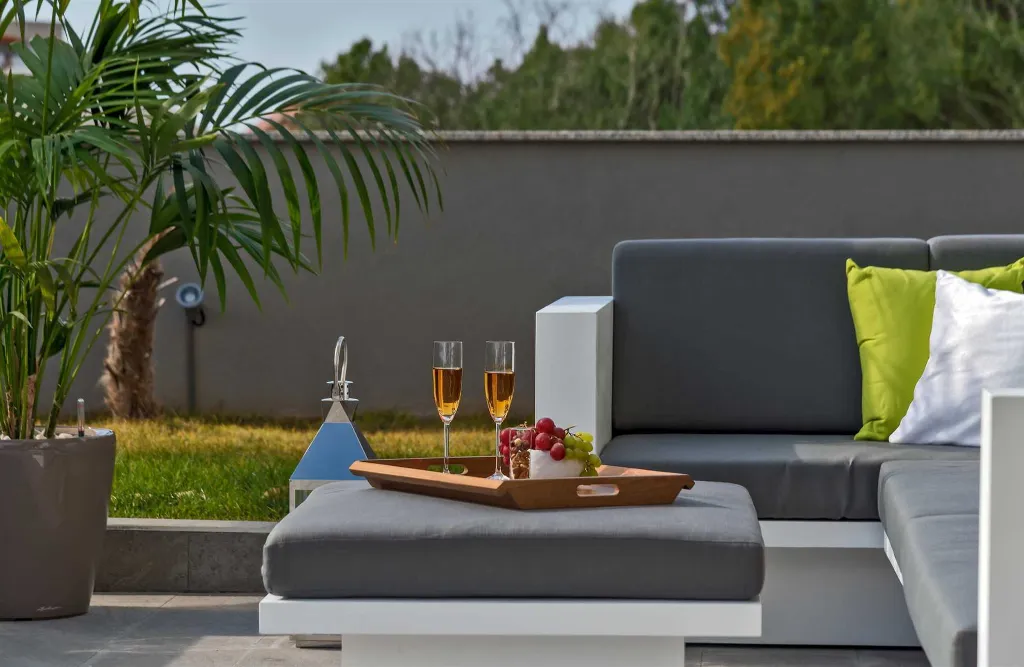 Modern Villa with Pool and Wellness in Stanići
