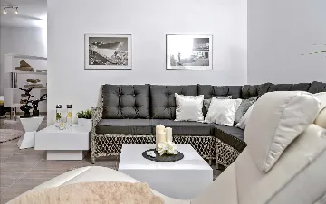 Modern Villa with Pool and Wellness in Stanići