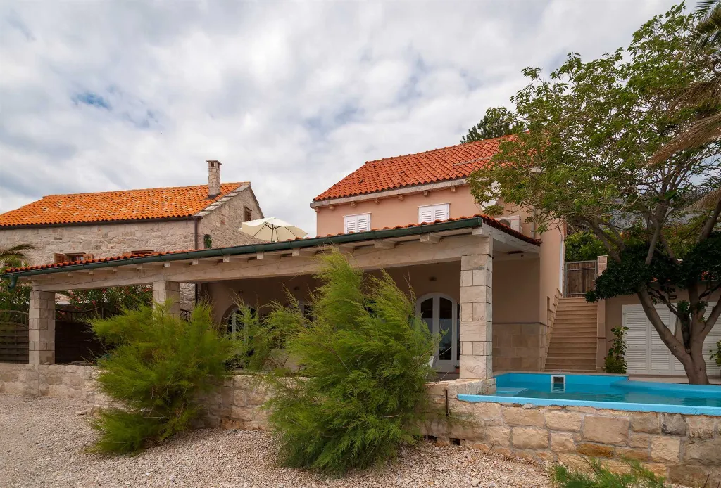 Seaside Villa Retreat with Pool in Orebić