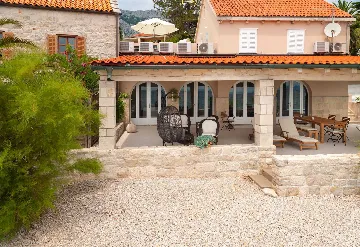 Seaside Villa Retreat with Pool in Orebić