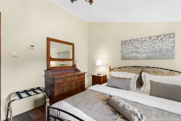 Contemporary Villa Retreat with Pool in Sovinjska Brda