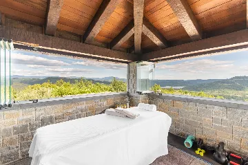 Contemporary Villa Retreat with Pool in Sovinjska Brda