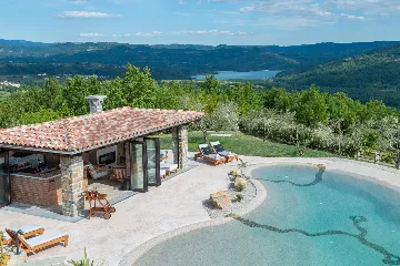 Contemporary Villa Retreat with Pool in Sovinjska Brda