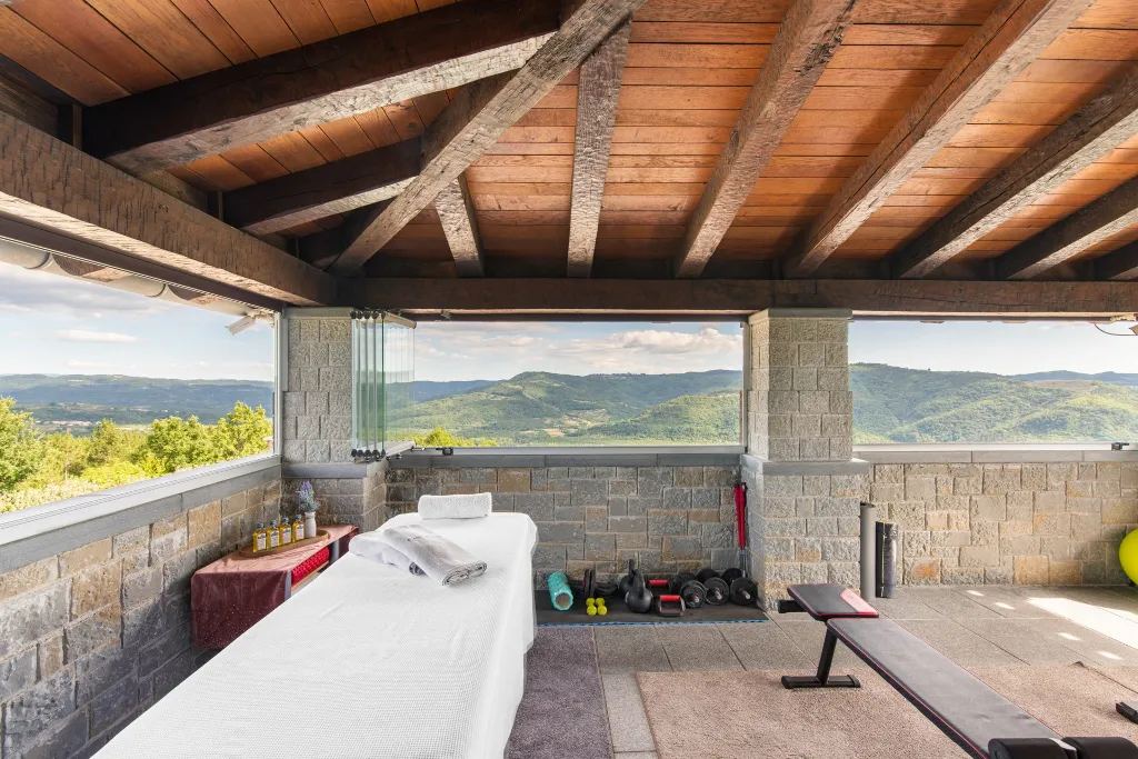 Contemporary Villa Retreat with Pool in Sovinjska Brda