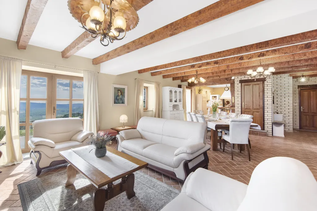 Contemporary Villa Retreat with Pool in Sovinjska Brda