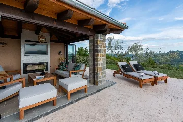 Contemporary Villa Retreat with Pool in Sovinjska Brda