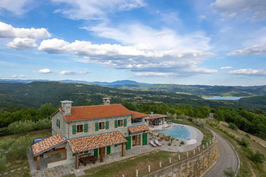 Contemporary Villa Retreat with Pool in Sovinjska Brda